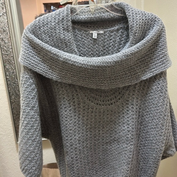 Sweater - Picture 2 of 7